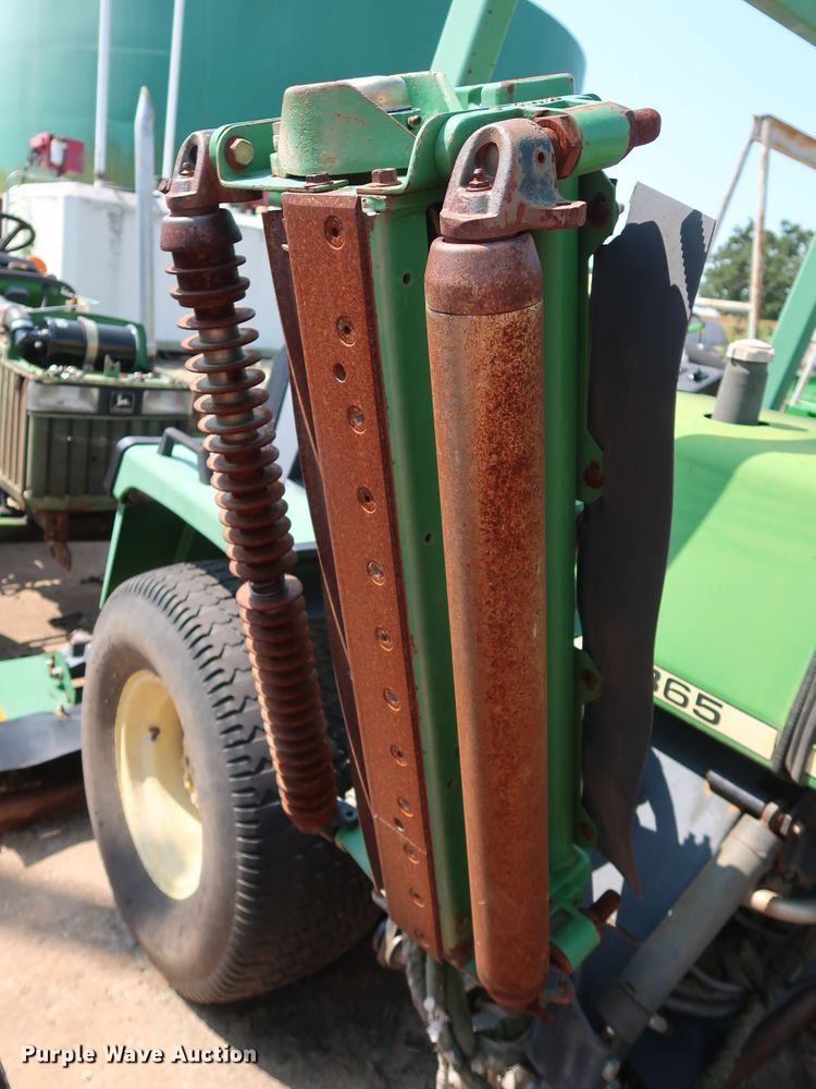 image for item DG4149 1998 John Deere 3365 reel mower