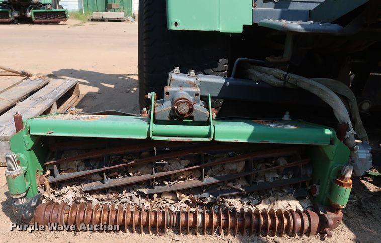 image for item DG4149 1998 John Deere 3365 reel mower