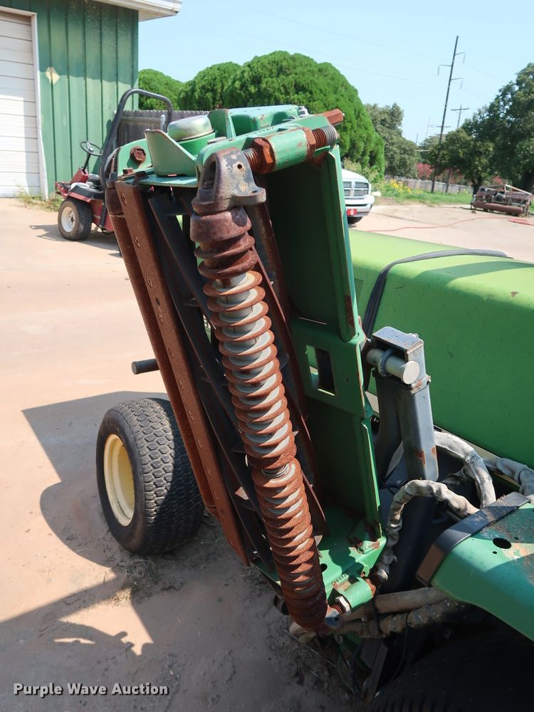 image for item DG4149 1998 John Deere 3365 reel mower
