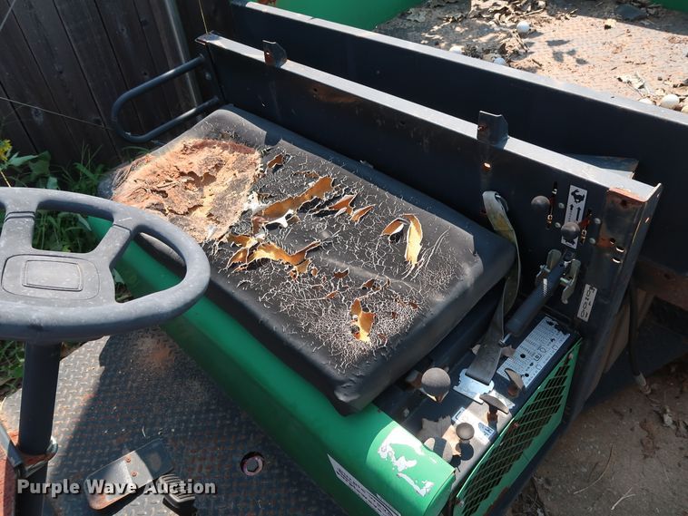 image for item DG4151 1998 Cushman Turf Truckster utility vehicle