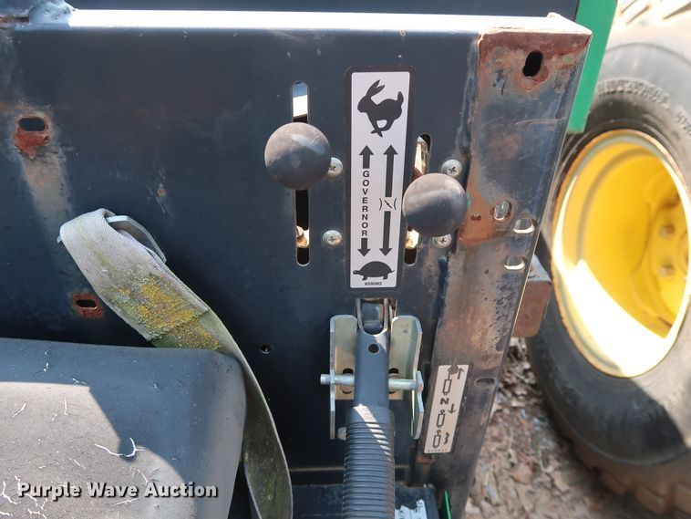 image for item DG4151 1998 Cushman Turf Truckster utility vehicle