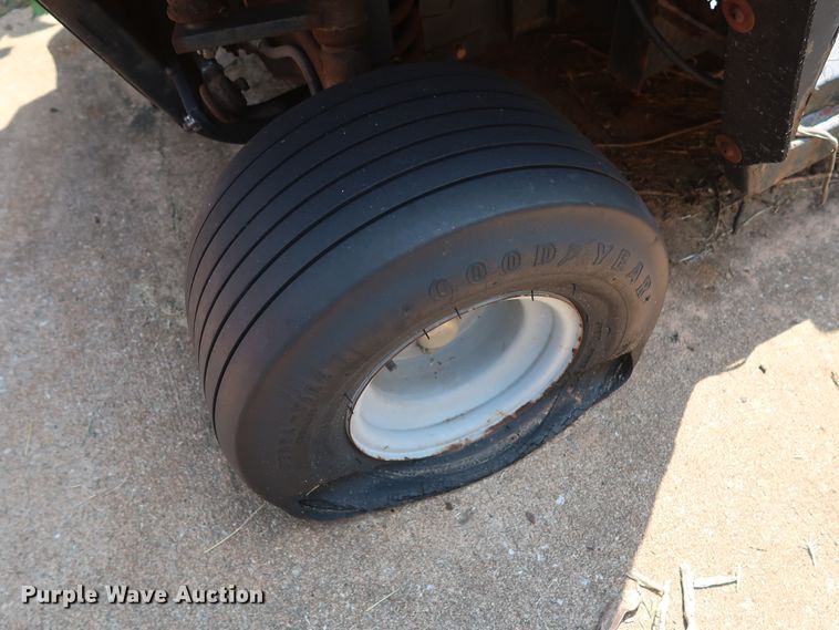 image for item DG4151 1998 Cushman Turf Truckster utility vehicle