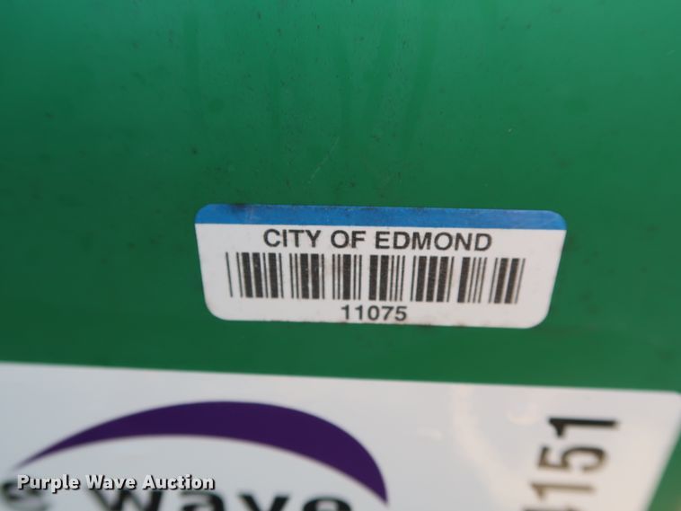 image for item DG4151 1998 Cushman Turf Truckster utility vehicle