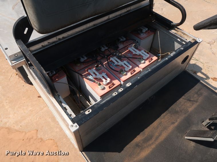 image for item DG4152 2008 Club Car Turf Carryall 2