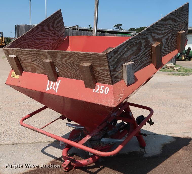 image for item DG4154 2001 Lely L1250 broadcast spreader