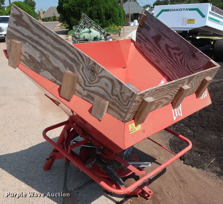 image for item DG4154 2001 Lely L1250 broadcast spreader