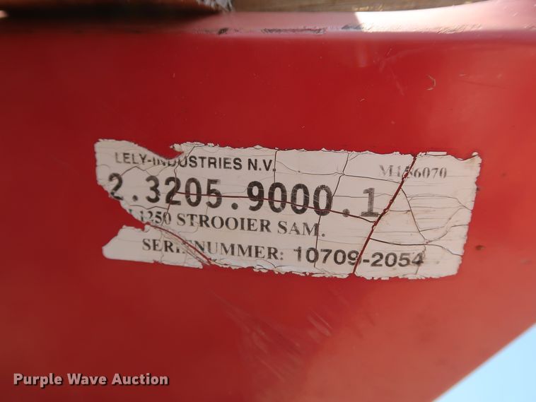 image for item DG4154 2001 Lely L1250 broadcast spreader