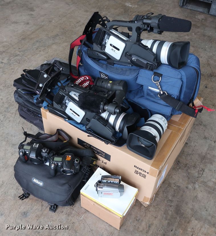 image for item DG4155 Cameras and video recording equipment