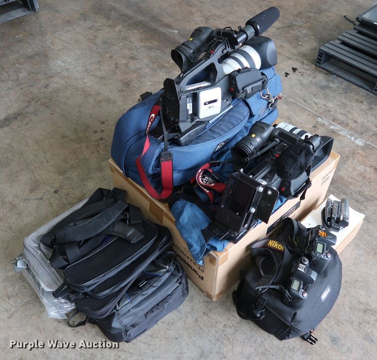 image for item DG4155 Cameras and video recording equipment