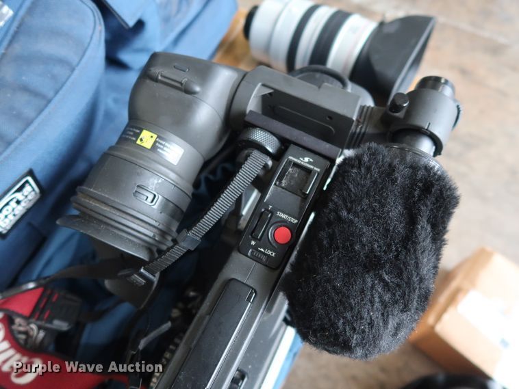 image for item DG4155 Cameras and video recording equipment