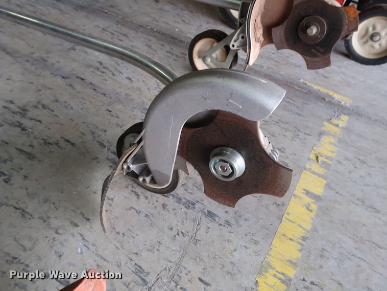 image for item DG4167 Lawn and garden equipment