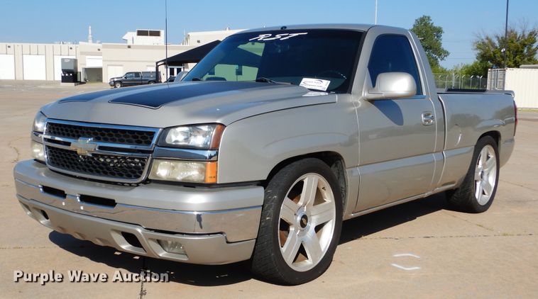 image for item DH3509 2005 Chevrolet Silverado 1500 pickup truck