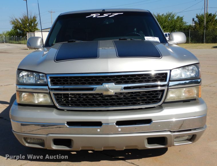 image for item DH3509 2005 Chevrolet Silverado 1500 pickup truck