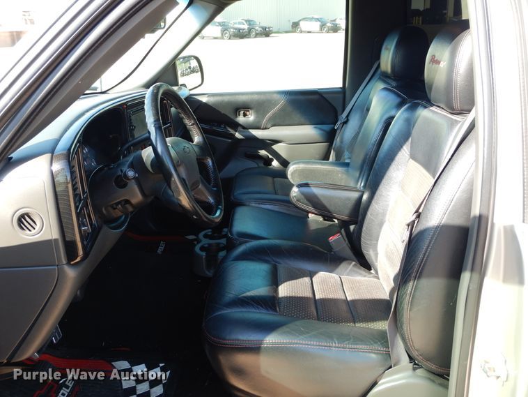 image for item DH3509 2005 Chevrolet Silverado 1500 pickup truck