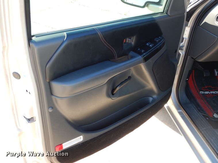 image for item DH3509 2005 Chevrolet Silverado 1500 pickup truck