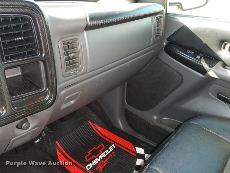 image for item DH3509 2005 Chevrolet Silverado 1500 pickup truck