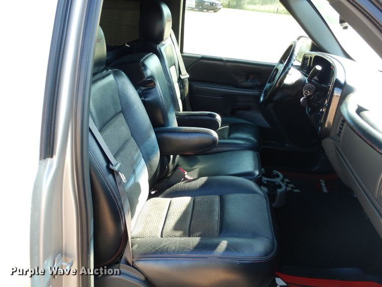 image for item DH3509 2005 Chevrolet Silverado 1500 pickup truck