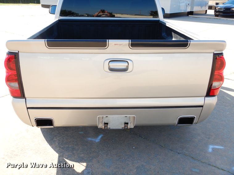 image for item DH3509 2005 Chevrolet Silverado 1500 pickup truck