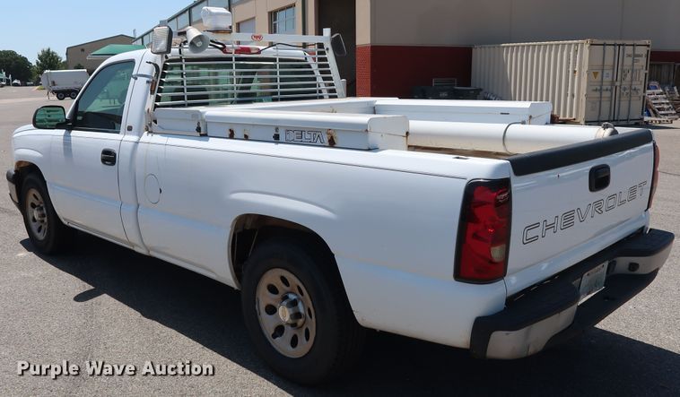 image for item DH3511 2005 Chevrolet Silverado 1500 pickup truck