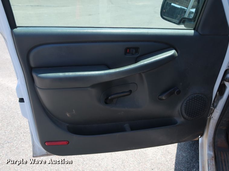 image for item DH3511 2005 Chevrolet Silverado 1500 pickup truck