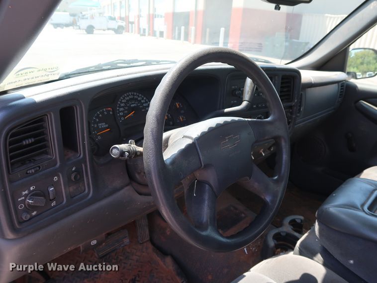 image for item DH3511 2005 Chevrolet Silverado 1500 pickup truck