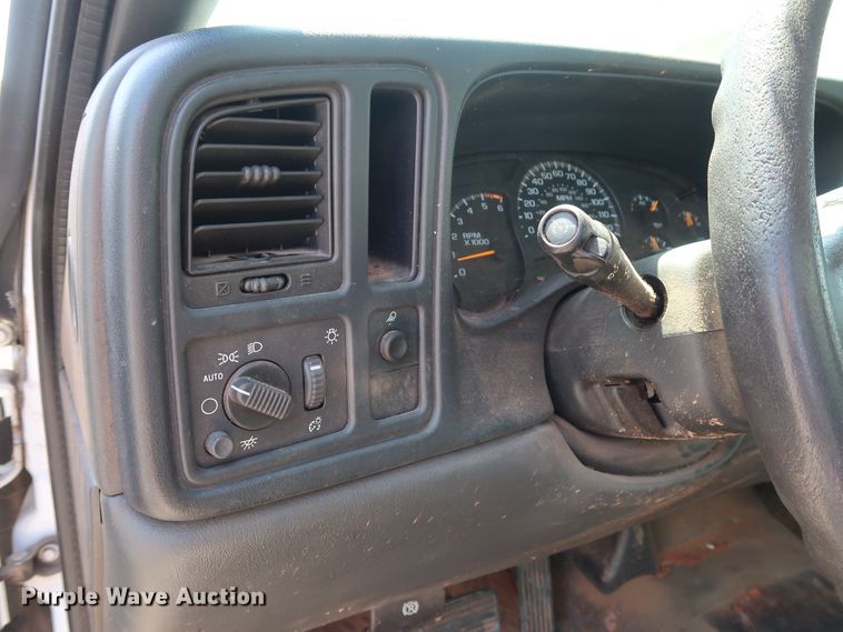 image for item DH3511 2005 Chevrolet Silverado 1500 pickup truck