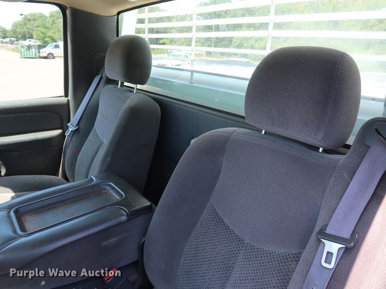 image for item DH3511 2005 Chevrolet Silverado 1500 pickup truck