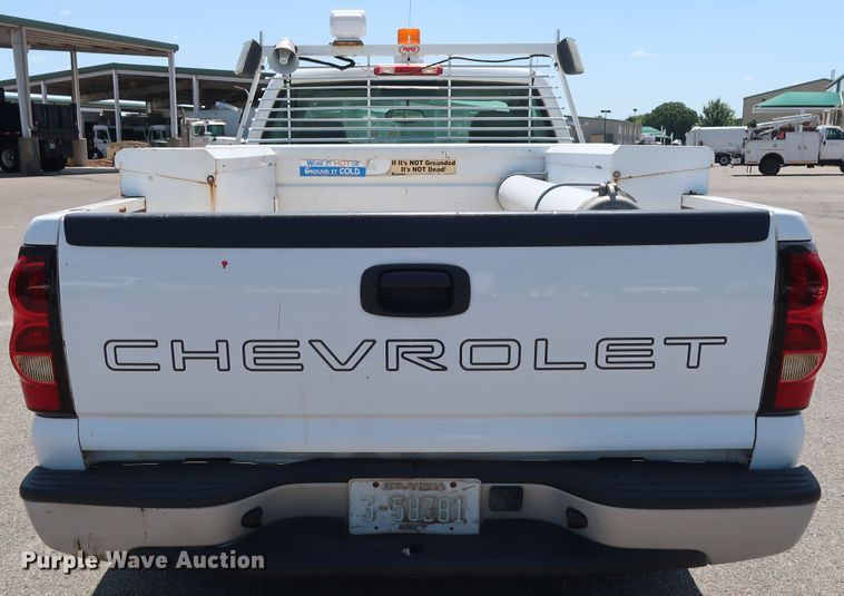 image for item DH3511 2005 Chevrolet Silverado 1500 pickup truck