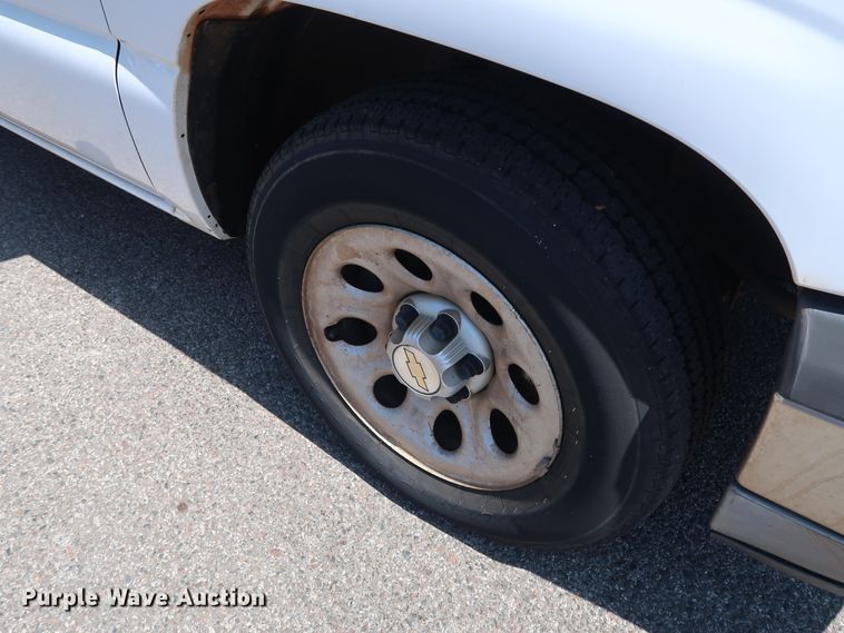 image for item DH3511 2005 Chevrolet Silverado 1500 pickup truck