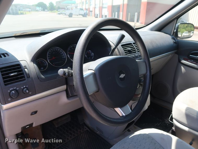 image for item DH3512 2008 Chevrolet Uplander LS van