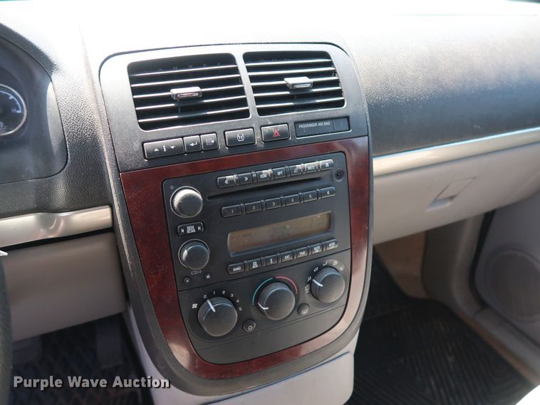 image for item DH3512 2008 Chevrolet Uplander LS van