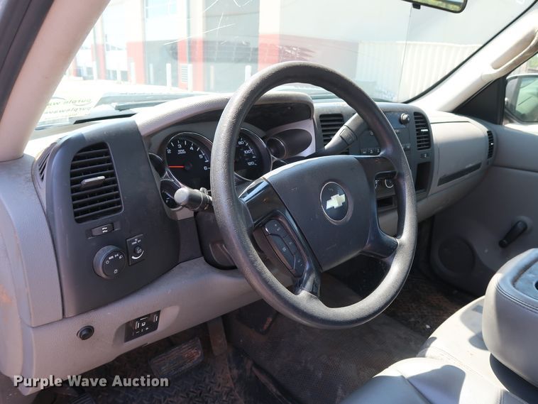 image for item DH3513 2009 Chevrolet Silverado 2500HD pickup truck