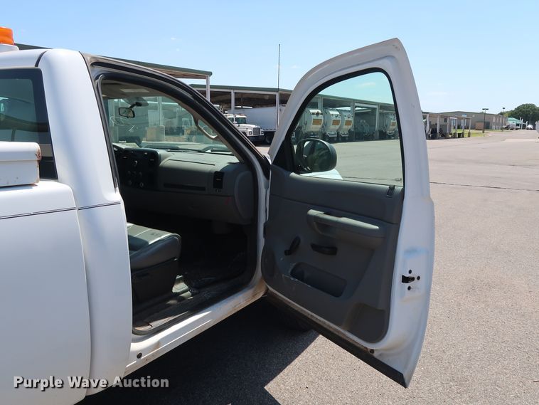 image for item DH3513 2009 Chevrolet Silverado 2500HD pickup truck