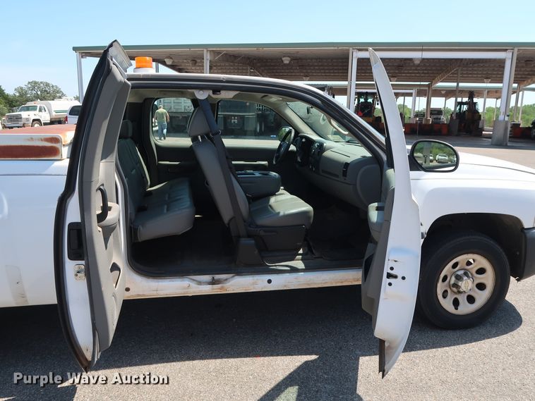 image for item DH3514 2008 Chevrolet Silverado 1500 Ext. Cab pickup truck