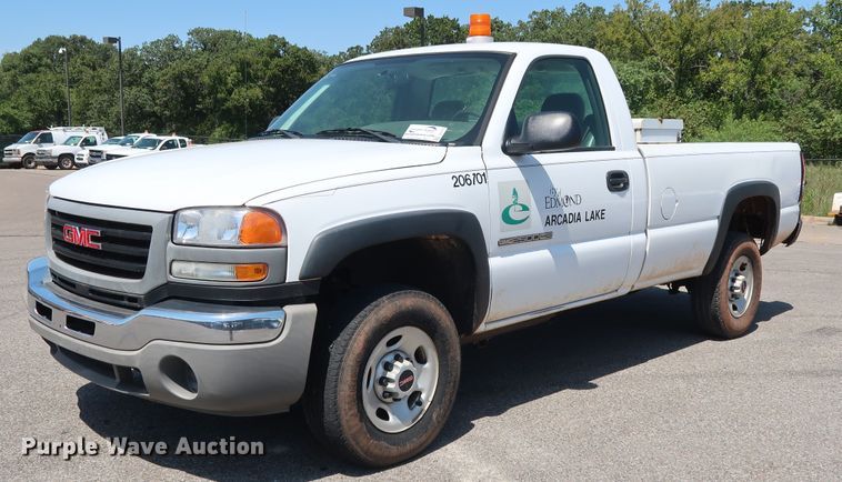 image for item DH3515 2006 GMC Sierra 2500HD pickup truck