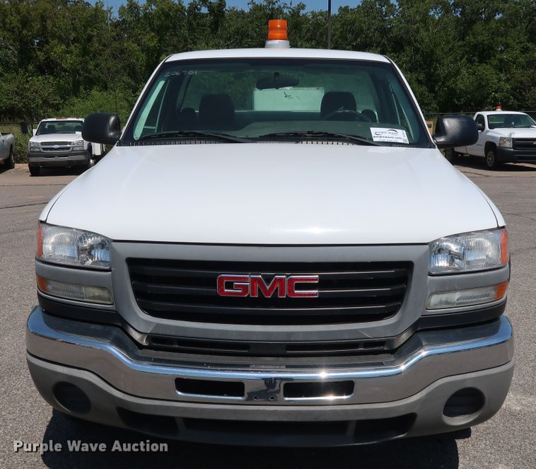 image for item DH3515 2006 GMC Sierra 2500HD pickup truck