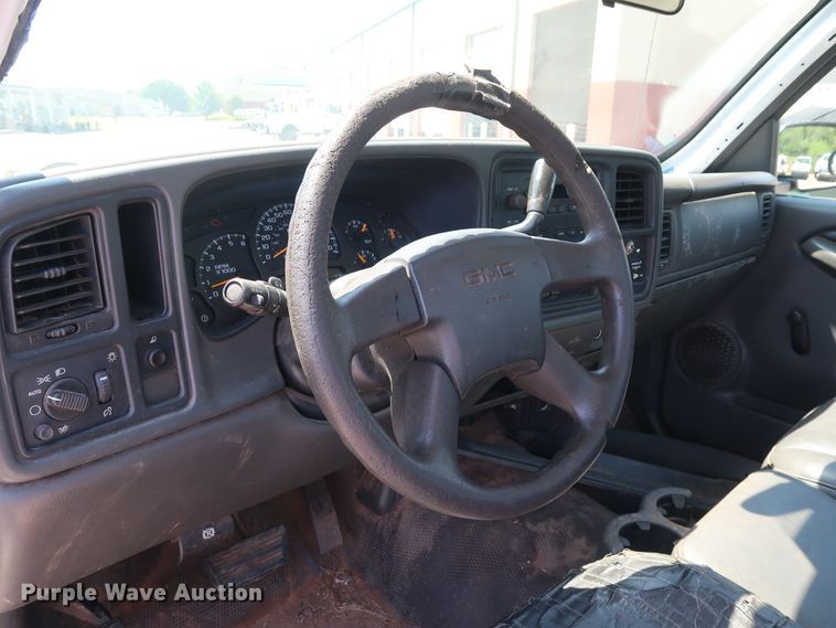 image for item DH3515 2006 GMC Sierra 2500HD pickup truck