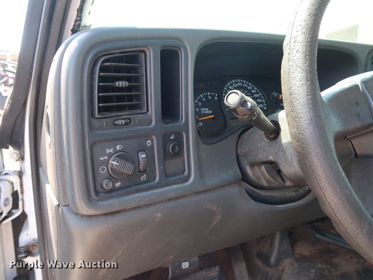 image for item DH3515 2006 GMC Sierra 2500HD pickup truck