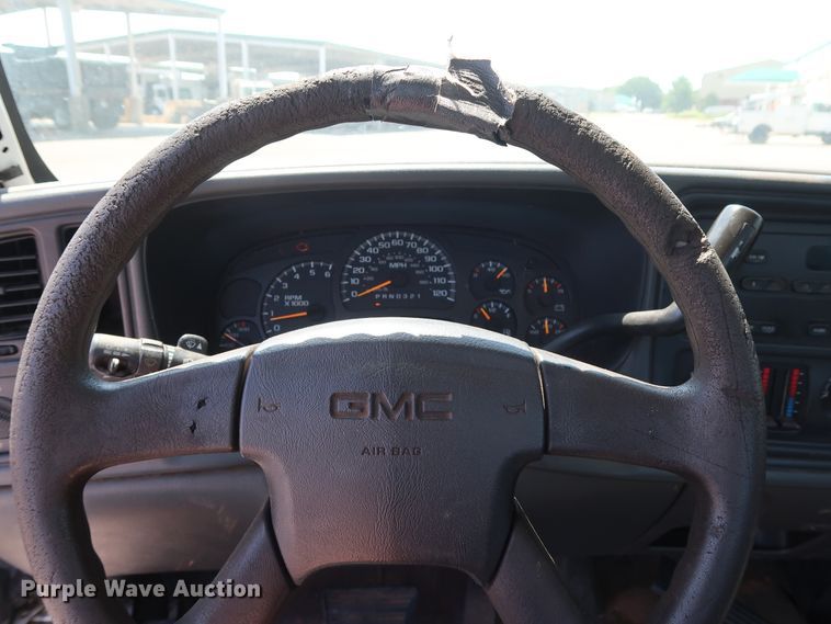 image for item DH3515 2006 GMC Sierra 2500HD pickup truck