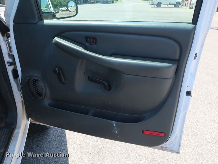 image for item DH3515 2006 GMC Sierra 2500HD pickup truck