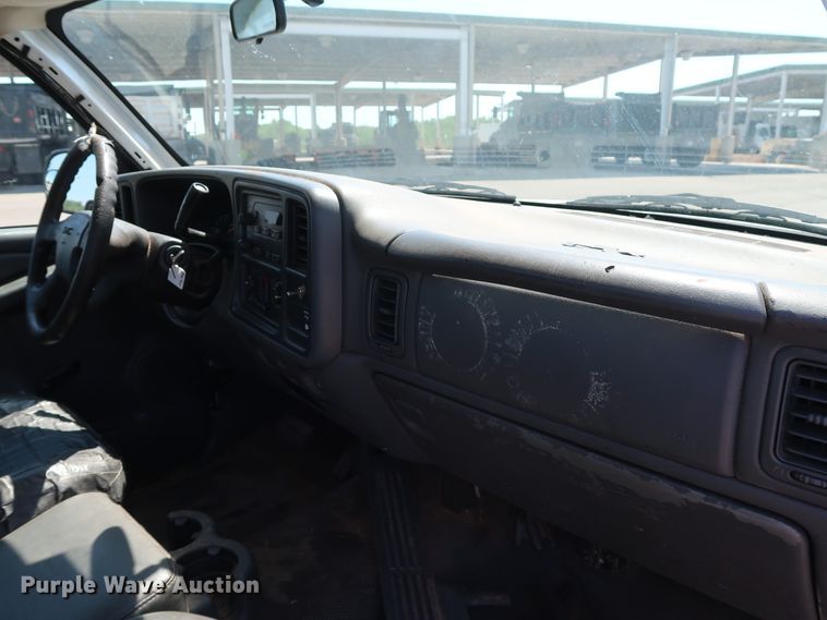 image for item DH3515 2006 GMC Sierra 2500HD pickup truck