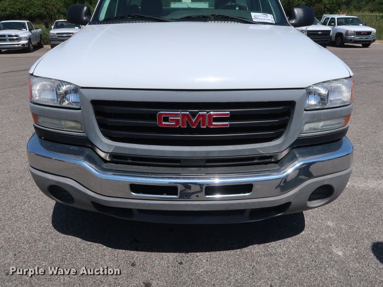 image for item DH3515 2006 GMC Sierra 2500HD pickup truck