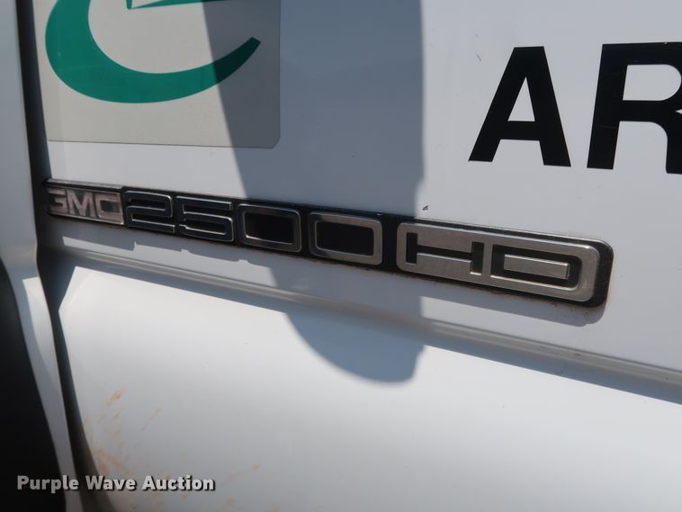 image for item DH3515 2006 GMC Sierra 2500HD pickup truck