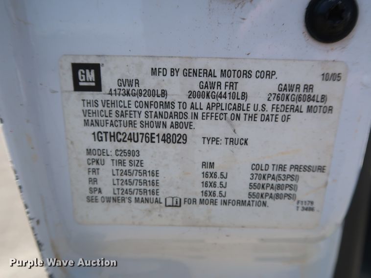 image for item DH3515 2006 GMC Sierra 2500HD pickup truck