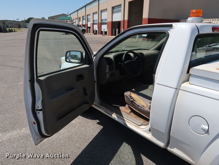 image for item DH3516 2005 GMC Canyon pickup truck