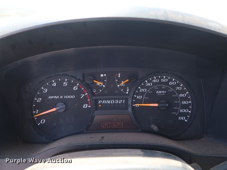 image for item DH3516 2005 GMC Canyon pickup truck