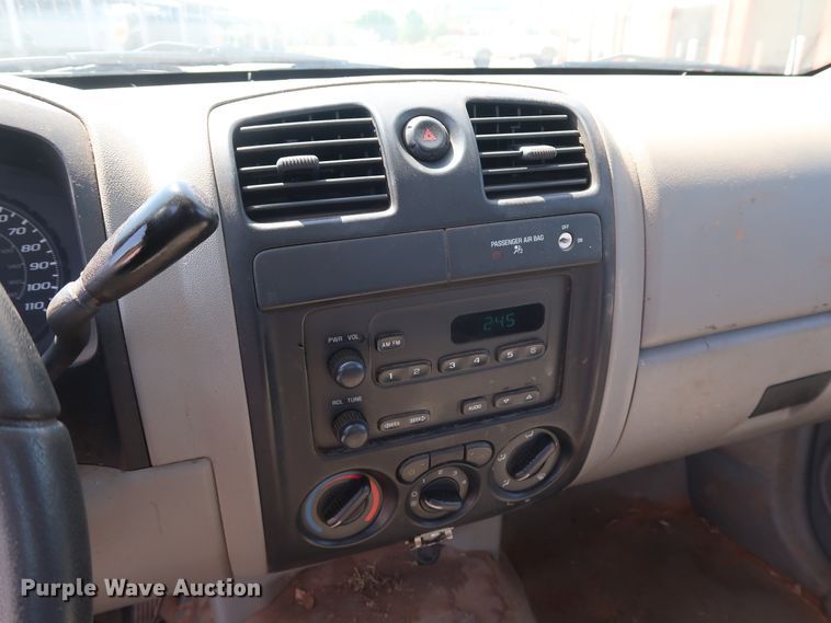 image for item DH3516 2005 GMC Canyon pickup truck