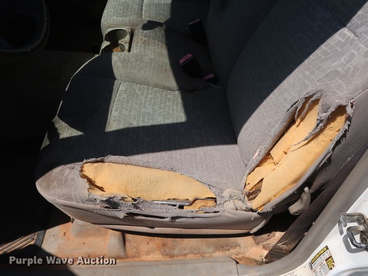 image for item DH3516 2005 GMC Canyon pickup truck