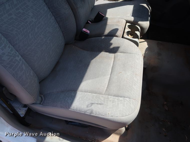 image for item DH3516 2005 GMC Canyon pickup truck