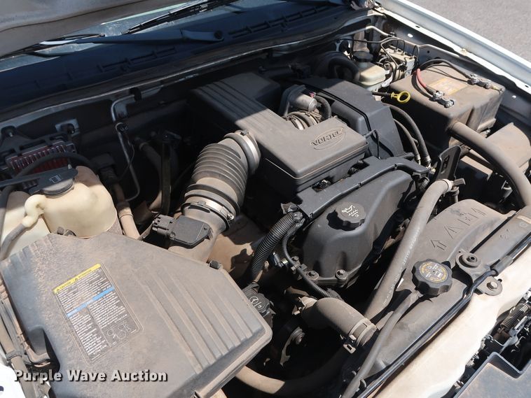 image for item DH3516 2005 GMC Canyon pickup truck